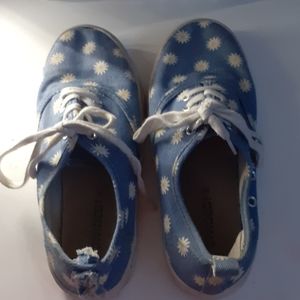 Size 6 h&m divided sunflower shoes